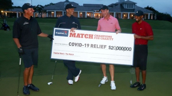 Tom Brady y su participación en el partido solidario de golf con Peyton Manning (Foto: Getty)