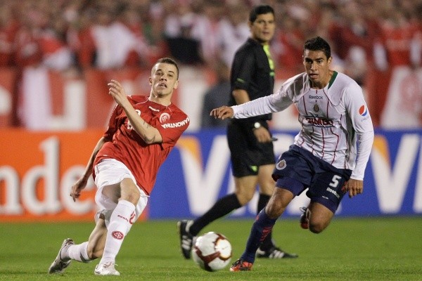 Chivas estuvo a un paso de ganar la Libertadores 2010, pero Inter se la quitó de las manos.