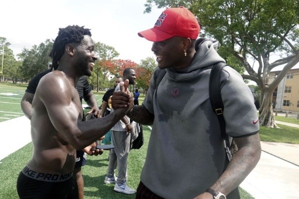 Brown y Haskins entrenan juntos en Florida (Foto: Yahoo Sports)