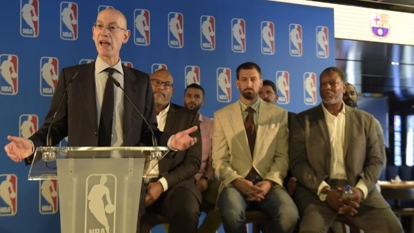Reunión clave este viernes para la continuidad de la NBA (Foto: Mundo Deportivo)