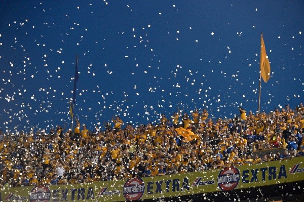 La afición de Tigres muestra toda su pasión en El Volcán.