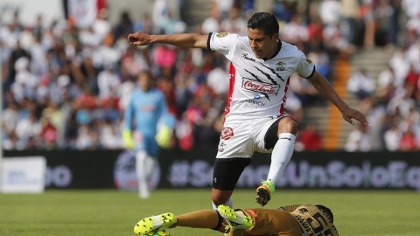 Pérez jugó en Lobos BUAP en la temporada 2016-2017, donde fue dirigido por Rafael Puente.