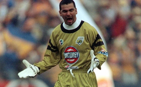 El fastidio de Dautt en el Clásico Regio.