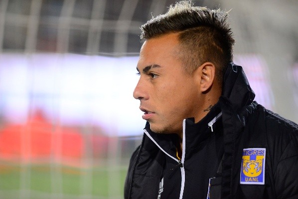 Eduardo Vargas y un futuro incierto con Tigres. Foto: Jam Media