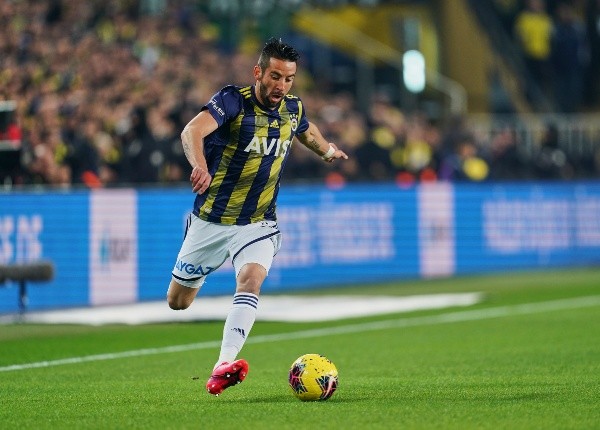 Luego de más de tres años en Turquía, Mauricio Isla anunció su salida del Fenerbahçe (Foto: Getty)