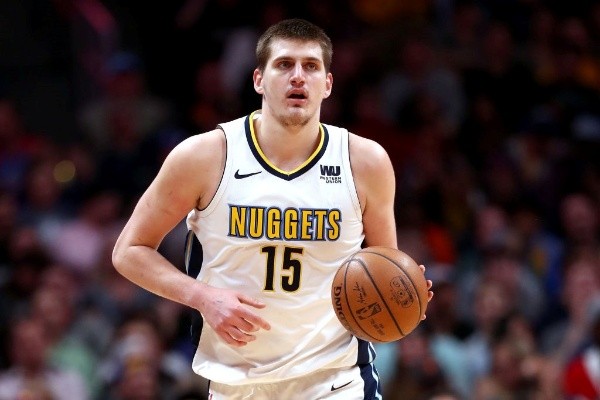 Así se veía Nikola Jokic hace un año (Foto: Getty)