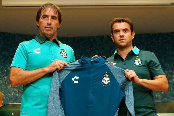 Presentación de Almada en Santos (Foto: Getty Images)