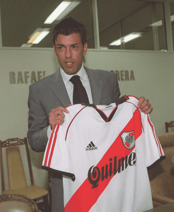 Daniel Fonseca con la camiseta de River.