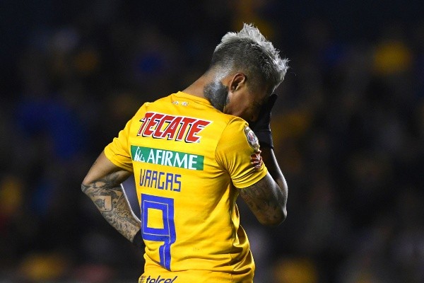 Piensa: Vargas podría emigrar de Tigres en este mercado de pases.