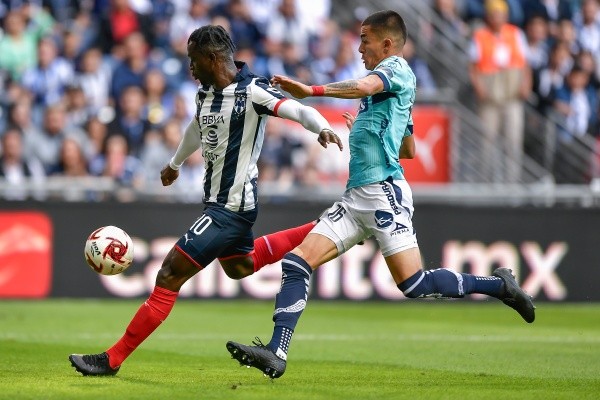 Aké Loba deberá hacer méritos para pelearle el puesto a Funes Mori y Janssen.