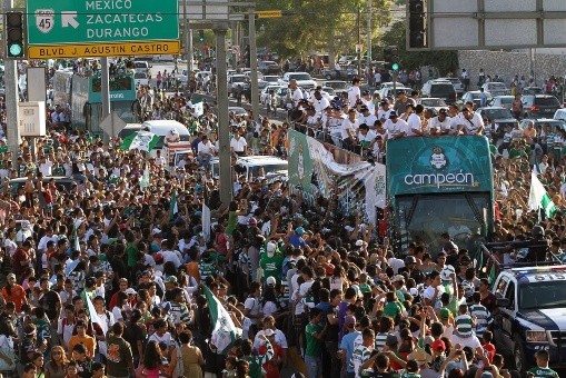 El festejo del Clausura 2012 conseguido por el Santos de Galindo (JAM MEDIA)