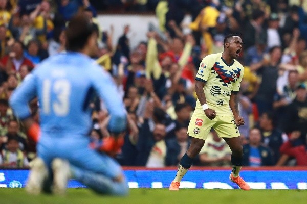 Renato Ibarra celebrando un gol con las Águilas (Getty Images)