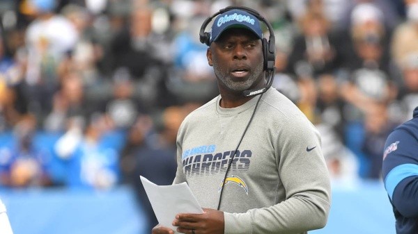 Anthony Lynn, head coach de Los Angeles Chargers (Getty)