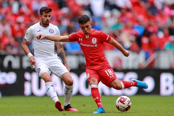 Ya es historia: Fernández abandona Toluca para jugar en Tigres.
