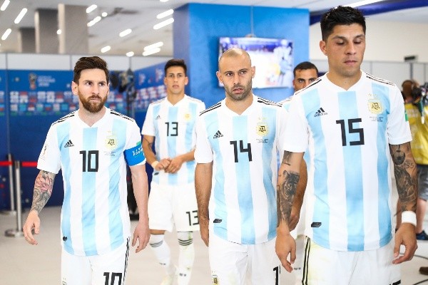 Meza, atrás de Messi y Mascherano en el Mundial de Rusia 2018.