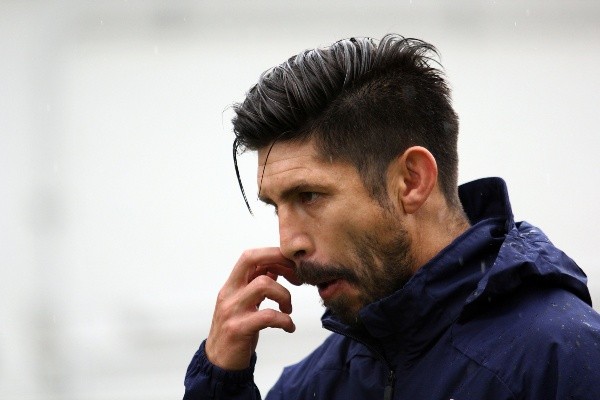 Oribe Peralta también cruzó a Osorio (Jam Media)