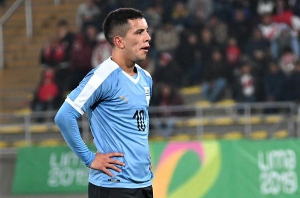 Fernández también suma experiencia en la Selección de Uruguay.