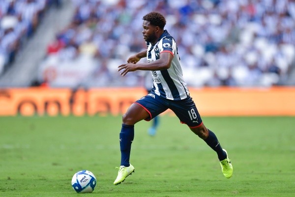 Hurtado tendrá la compleja tarea de ganarse un lugar entre los once (Getty Images).