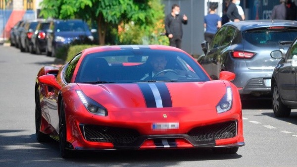 Paredes a bordo de su Ferrari. (Foto: Reuters)