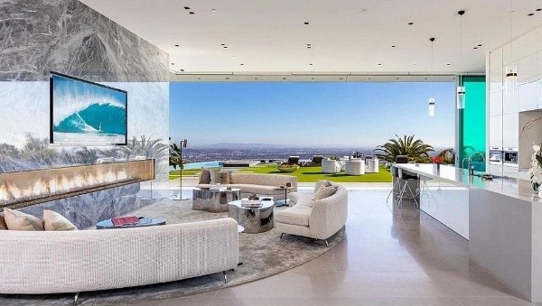 La mansión de 52 millones que compró LeBron James.