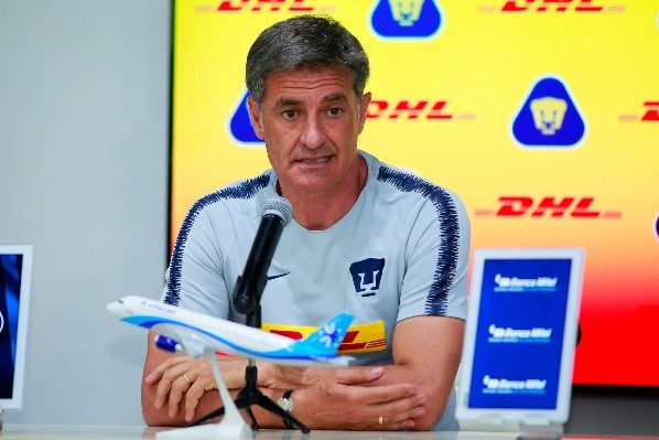 El español Míchel, el actual entrenador de La Universidad (Jam Media).