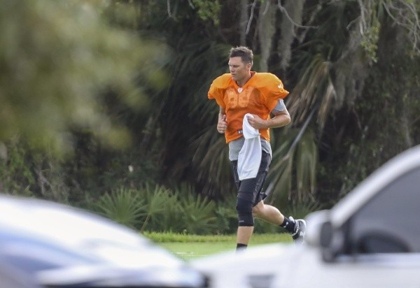 Brady se sigue preparando para esta temporada (Tampa Bay Times)