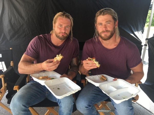 Holland y Hemsworth almorzando en el set de &quot;Thor&quot; (Instagram)