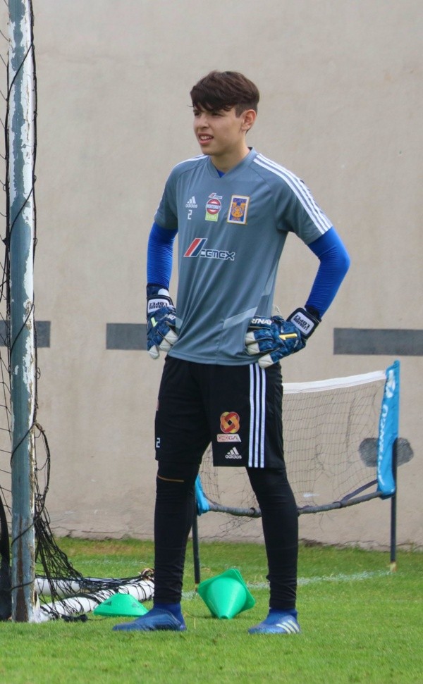 Bedolla entrenó con Nahuel Guzmán. (Twitter)