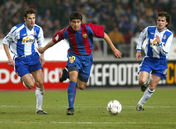 ¡No se la podían sacar! Riquelme, en su estadía en Barcelona (Getty Images).