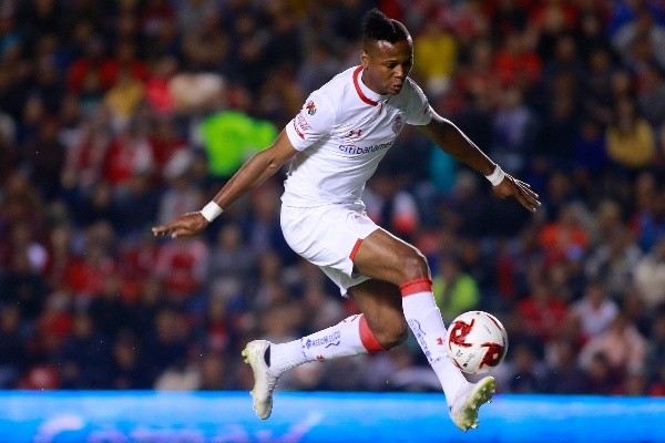 Aparentemente, haber dado positivo de COVID-19 alejó a Estrada del Viejo Continente (Foto: JAM)