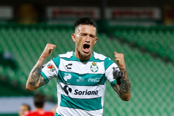 Almada habló sobre la acción en la que Lozano sufrió la fractura de tibia y peroné en su pierna derecha (Foto: JAM)