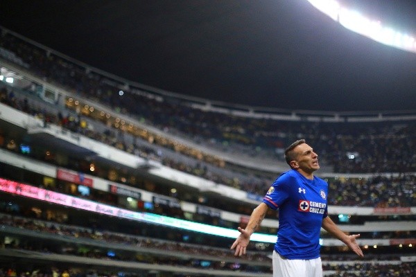 Christian Giménez en un partido con Cruz Azul (Getty Images)