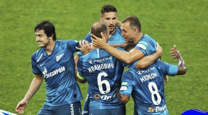 Twitter: @es_fczenit