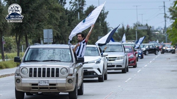 La caravana de Monterrey en su aniversario 75 (Tw: Rayados).