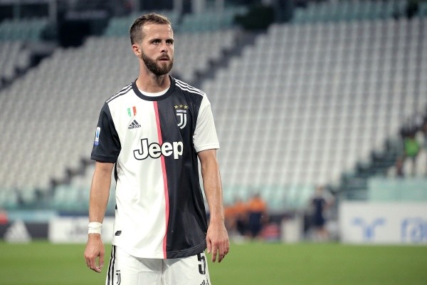 Pjanić organizó una pequeña fiesta luego de anunciarse su llegada al Barcelona (Foto: Getty)