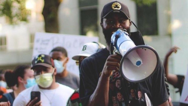 Jaylen Brown fue parte de las protestas (NBC Sports)