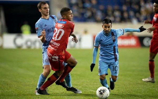 Maximiliano Moralez (right) of New York City takes advantage of the opening (Getty).