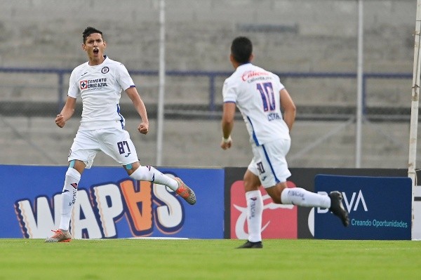 Josué Reyes tras marcar contra Pumas (Twitter Cruz Azul)