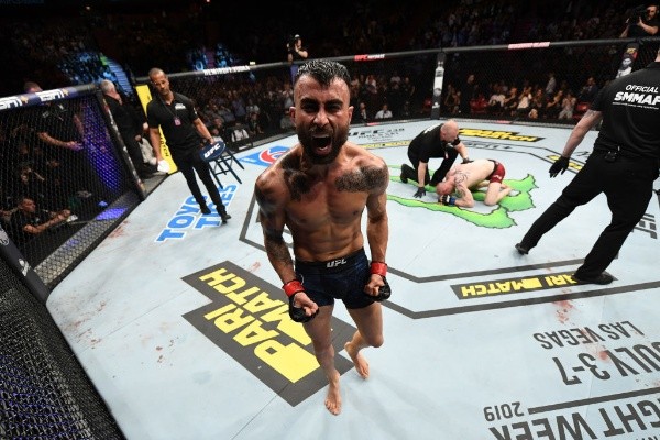 Amirkhani venció por sumisión a Henry. (Getty)