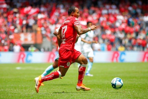 Felipe Pardo se va del Toluca con una imagen dividida (Jam Media).