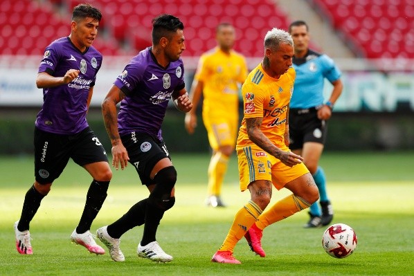 Turbo Vargas ante Mazatlán FC (Getty Images)