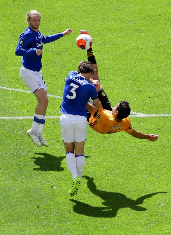 Casi golazo ante Everton (Getty)