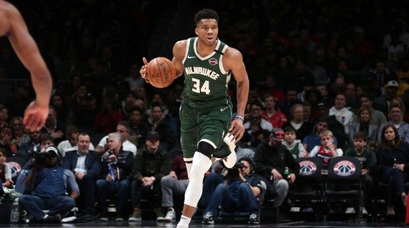 Giannis is averaging just 30.9 minutes per game. (Getty)