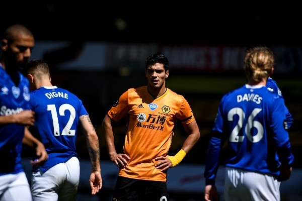 Jiménez en partido frente al Everton (Getty Images)