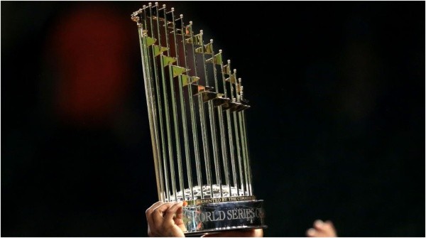 The Commissioner’s Trophy. (Getty)