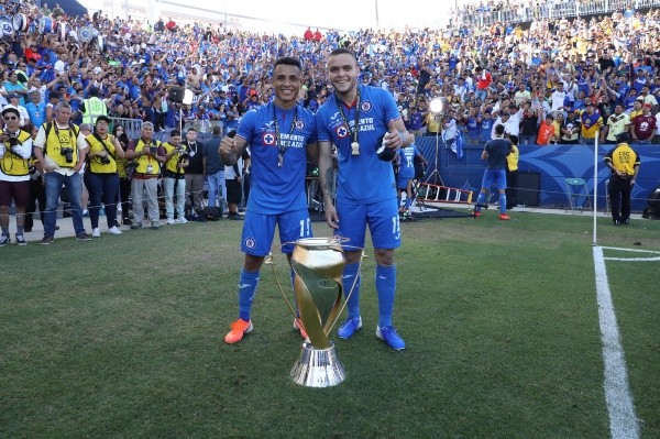 Rodríguez y Yotún en la Supercopa MX (Twitter Liga MX)
