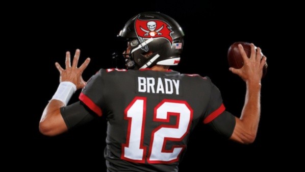 Brady firmó hasta 2022 con Tampa Bay (@Buccaneers)