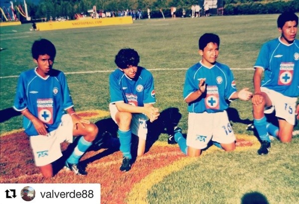 César Villaluz fue formado en Cruz Azul. (Instagram cesar_villaluz)