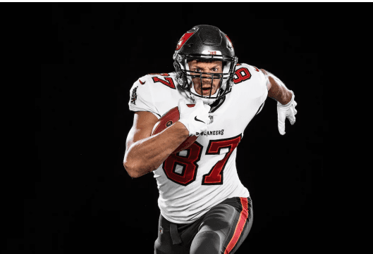 Rob Gronkowski con el jersey de los Buccaneers