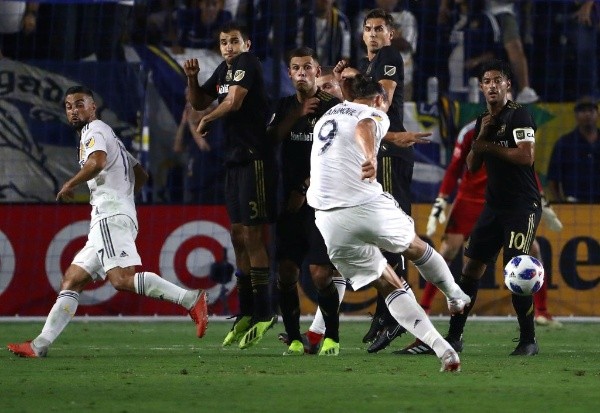 Zlatan y Carlos Vela, protagonistas de El Tráfico (Getty)